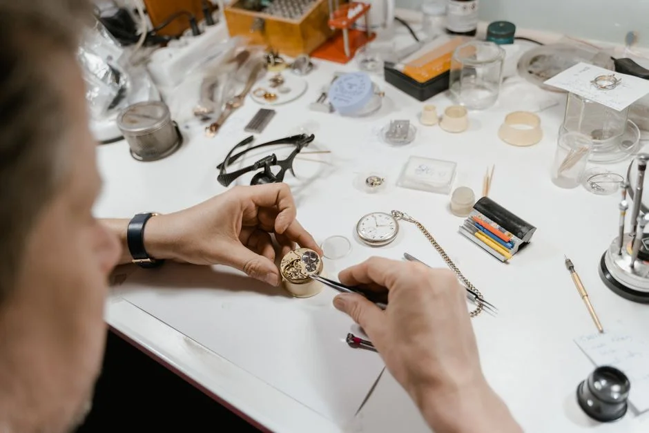 Watch Battery Replacement Tool Guide: DIY or Professional